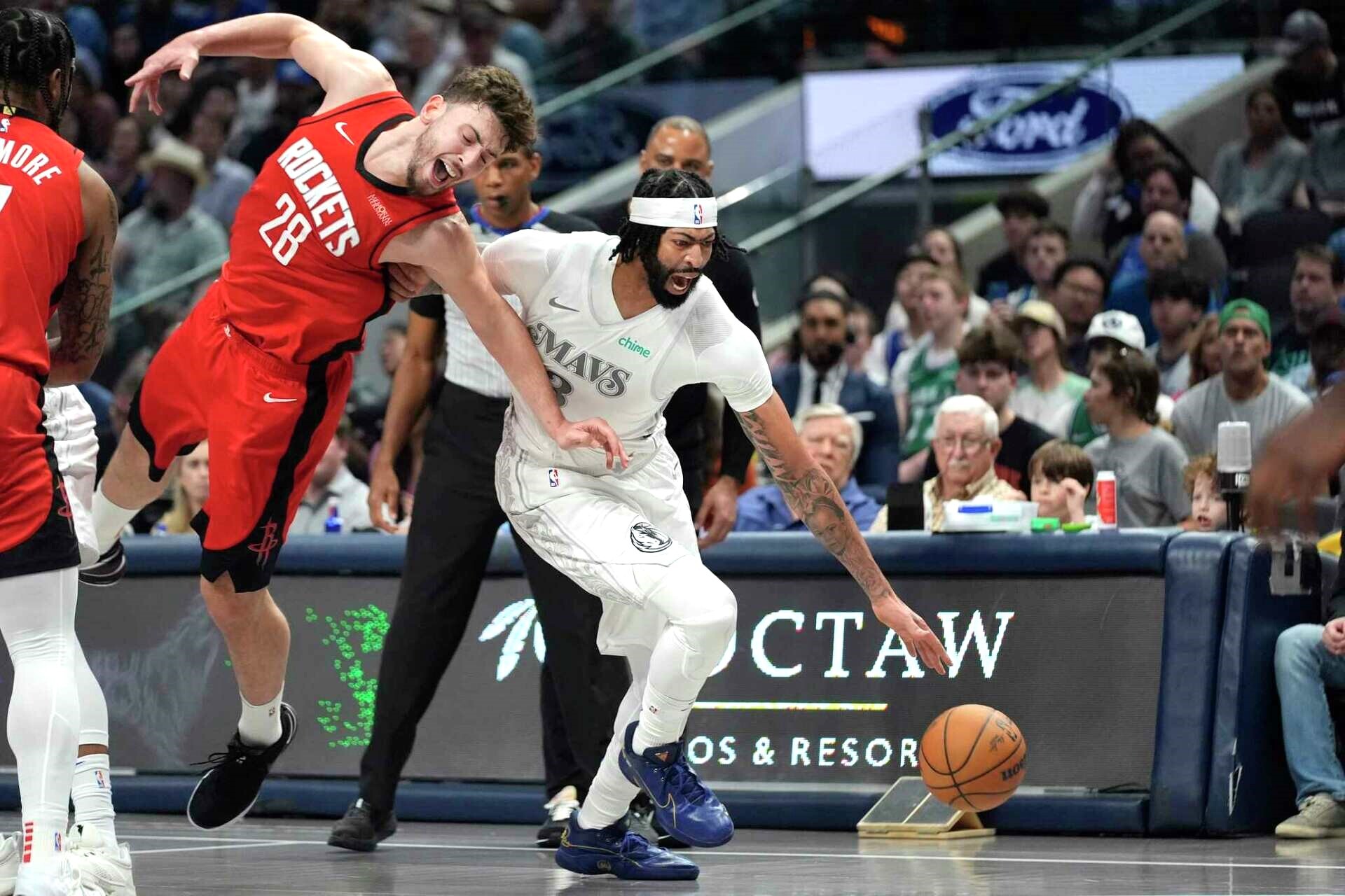 开云娱乐 -包含关键战NBA常规赛传出新动向，波特兰开拓者回应争议，高层表态——悬念犹存，更衣室氛围转暖的词条