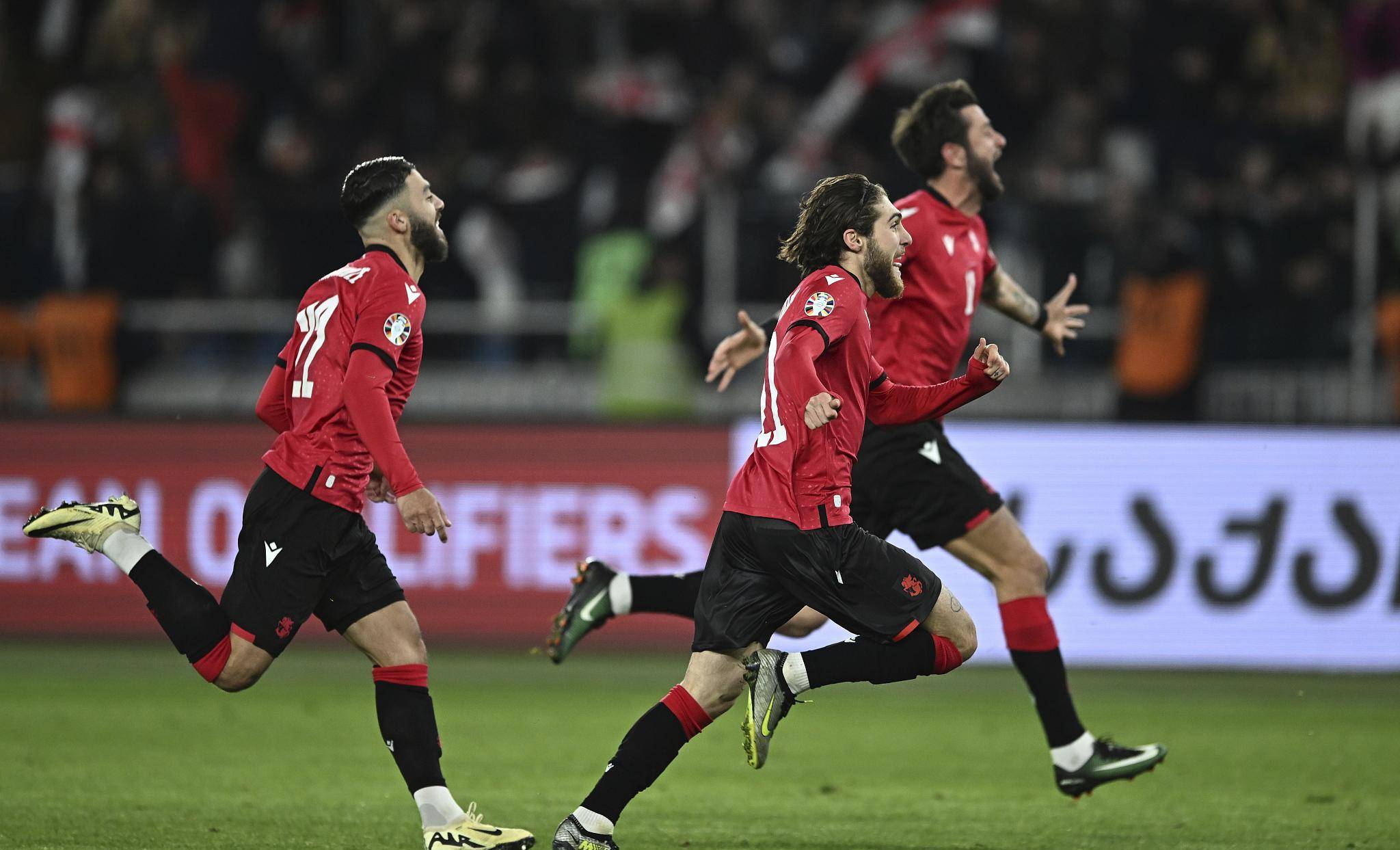 转会期华盛顿奇才调整名单以备欧洲杯,内部沟通环节打磨,媒体盛赞,年轻球员获得机会的简单介绍 转会期华盛顿奇才调整名单以备欧洲杯,内部沟通环节打磨,媒体盛赞,年轻球员获得机会的简单介绍