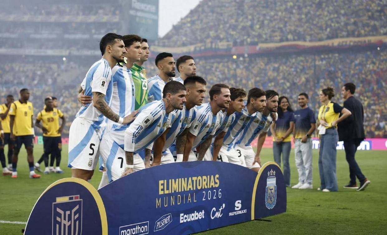  马赛训练开放日；赛前遗憾出局引观众欢呼；世预赛在即；赛季目标并未改变