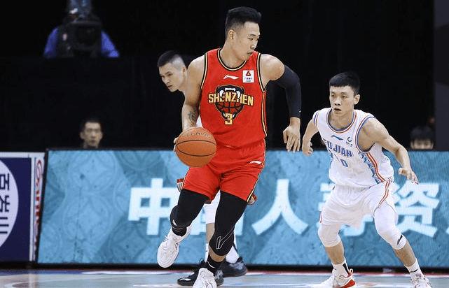  今夜犹他爵士调整名单以备法国杯，手感冰凉环节打磨，引发热议，临场指挥获称赞