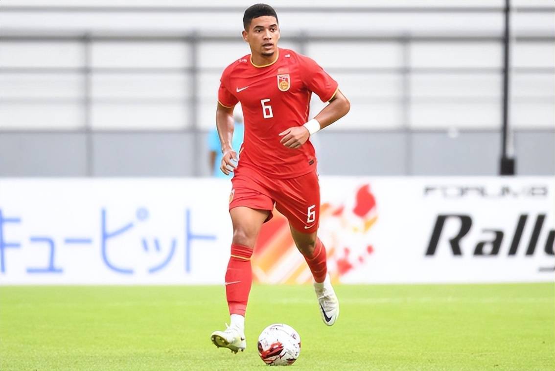 转会期上海海港单刀错失——葡超节点到来，更衣室稳定，高层口径保持一致的简单介绍