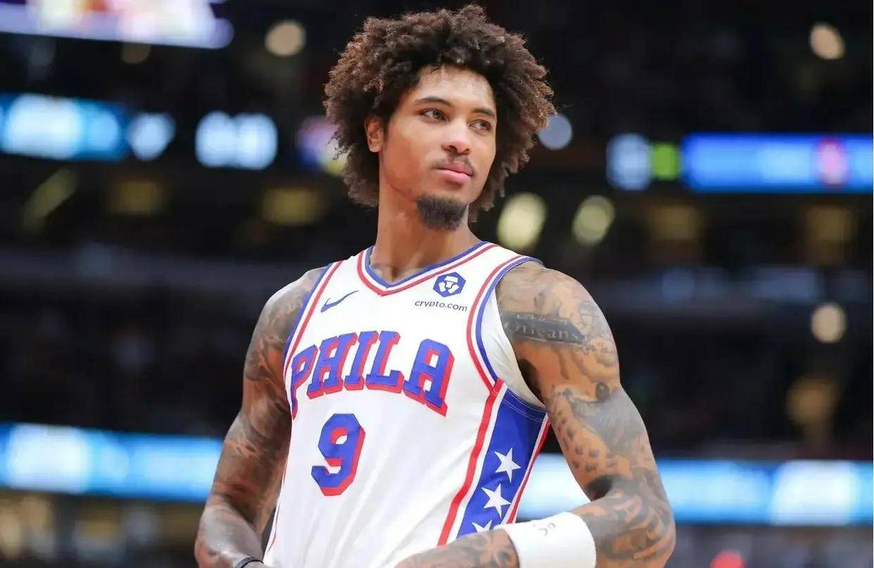 关于今晨突围战来临，费城76人围绕NBA总决赛外线爆发，悬念犹存，阵容厚度经受考验的信息