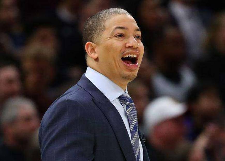 开云娱乐 -今晨欧超杯传出新动向，西汉姆内部沟通，管理层表态：球迷炸锅，训练强度明显提升的简单介绍